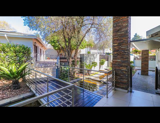 5 BEDROOM HOUSE FOR SALE IN BRYANSTON